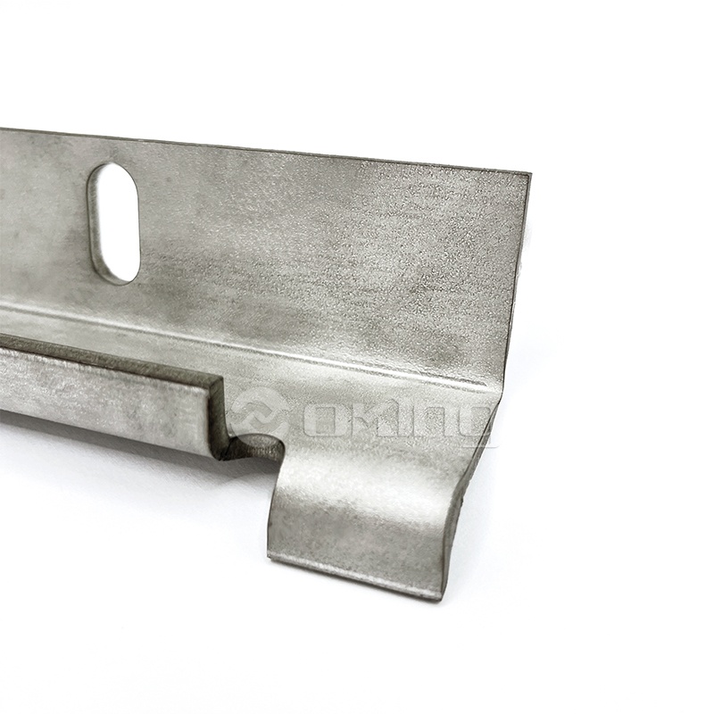 Braket sistem cladding ganda dan turun